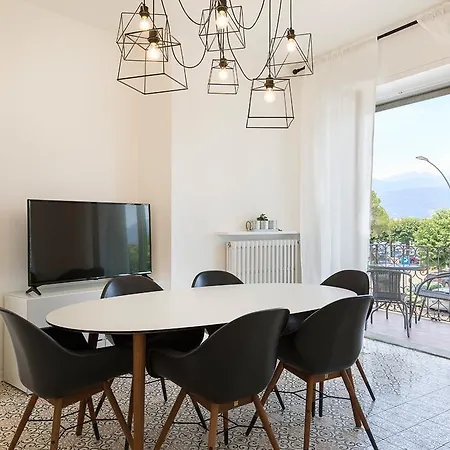 La Promenade By Impero House Guest house